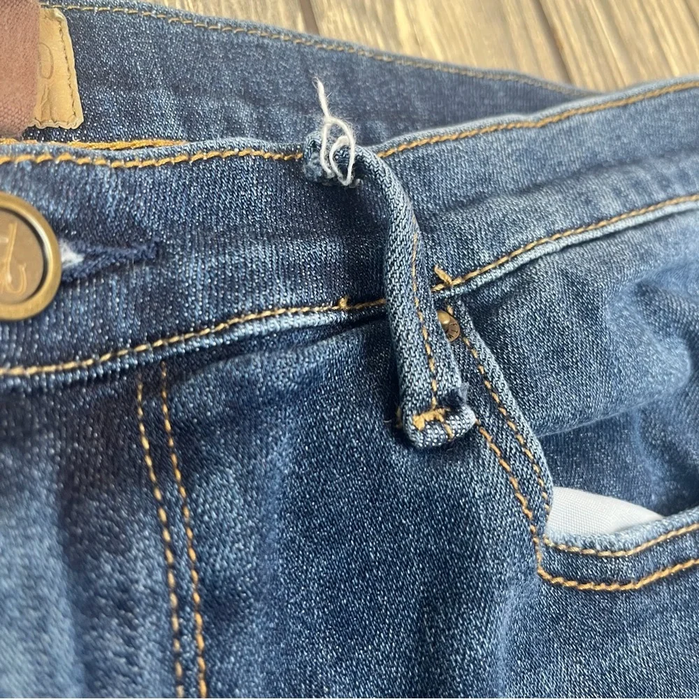 Driftwood Jackie Embroidered Jeans Women's Size 31 - Picture 7 of 16